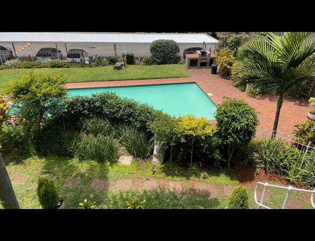 1 BEDROOM APARTMENT FOR SALE IN ESSENWOOD